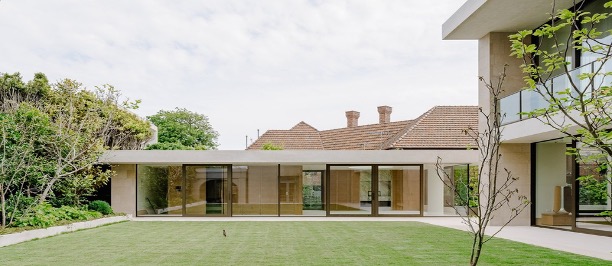 South Yarra residence by B.E Architecture